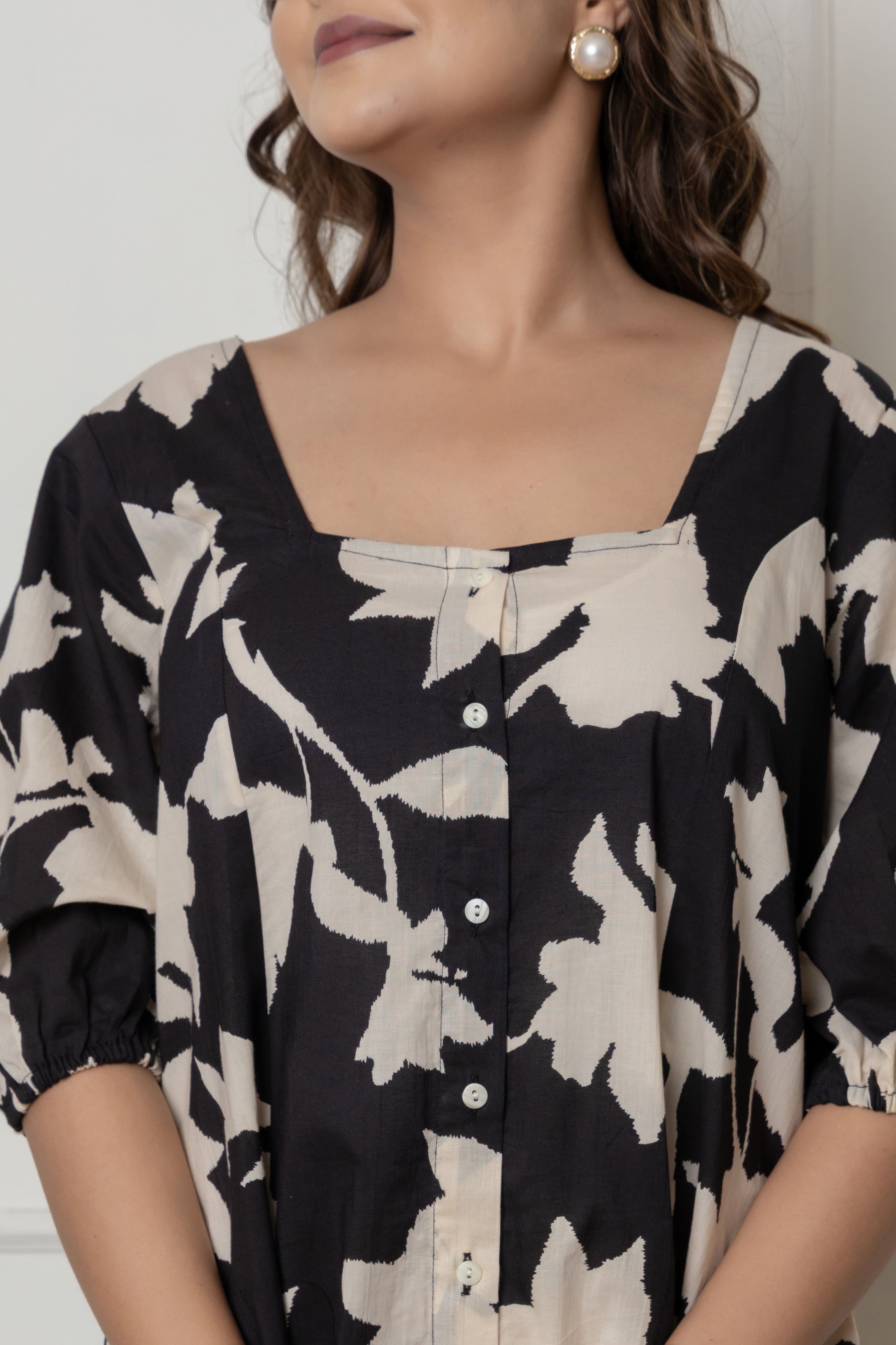 Black & Beige Oversized Floral Short Dress