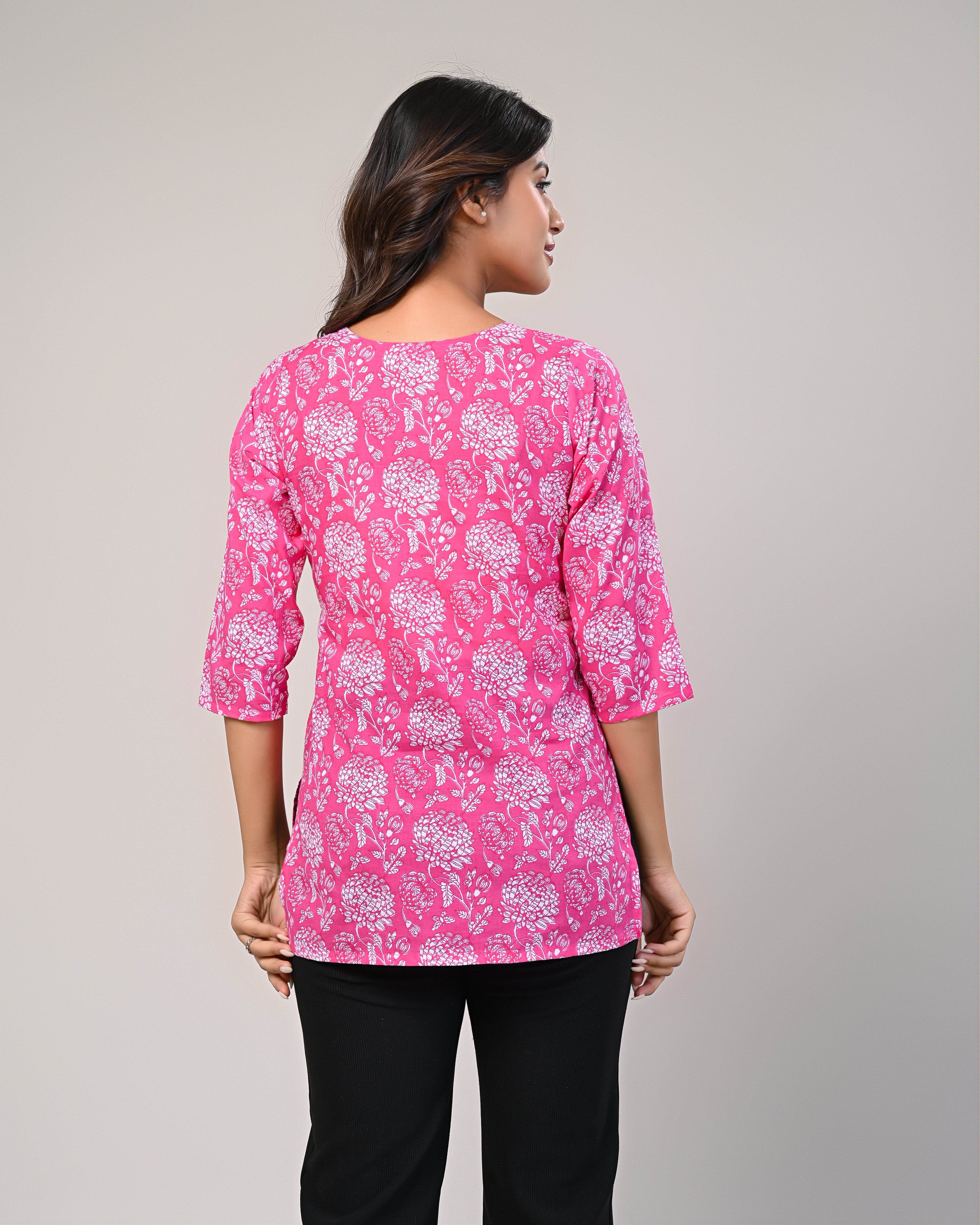 Women’s Pink Printed Kurti