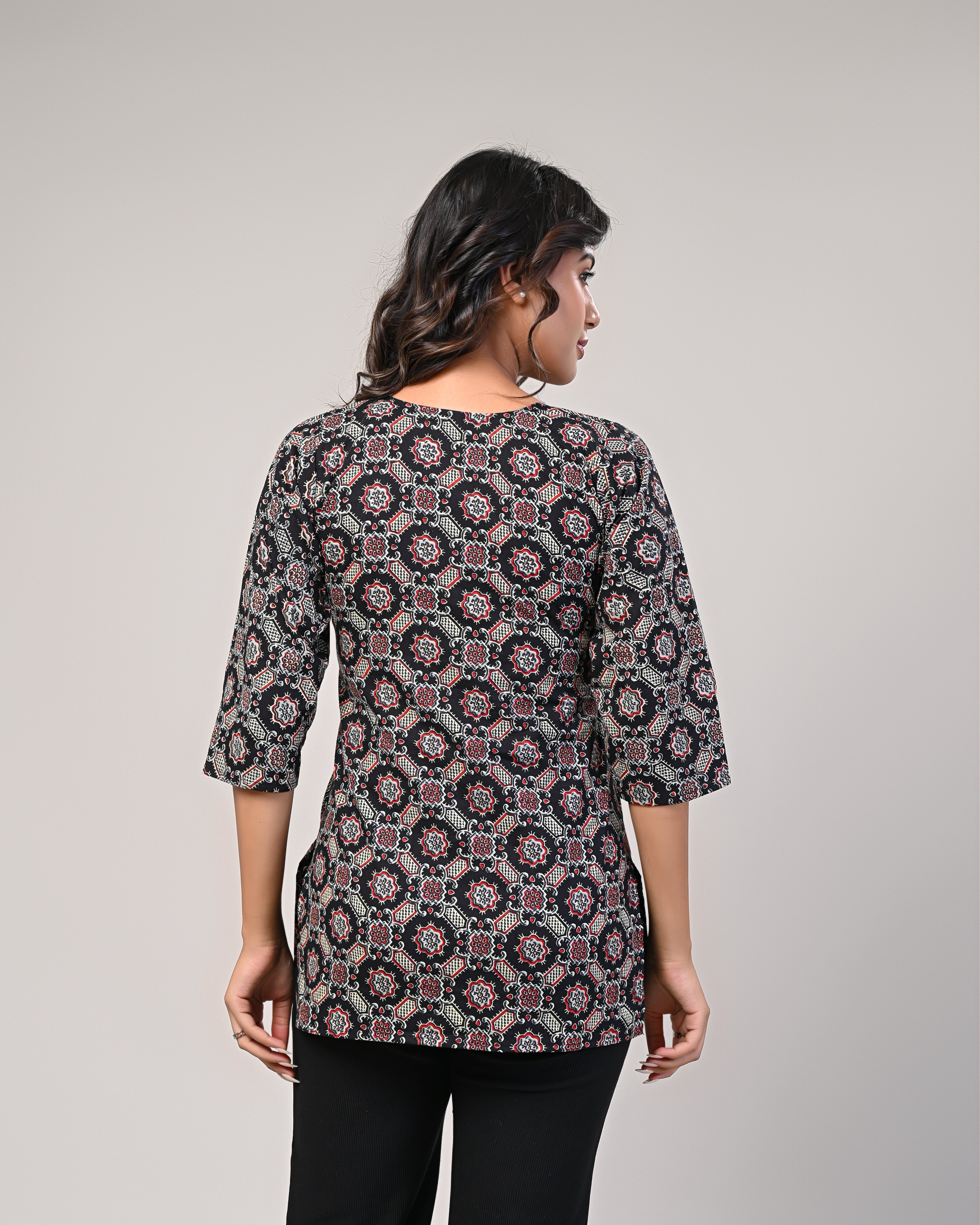 Women’s Black Printed Kurti
