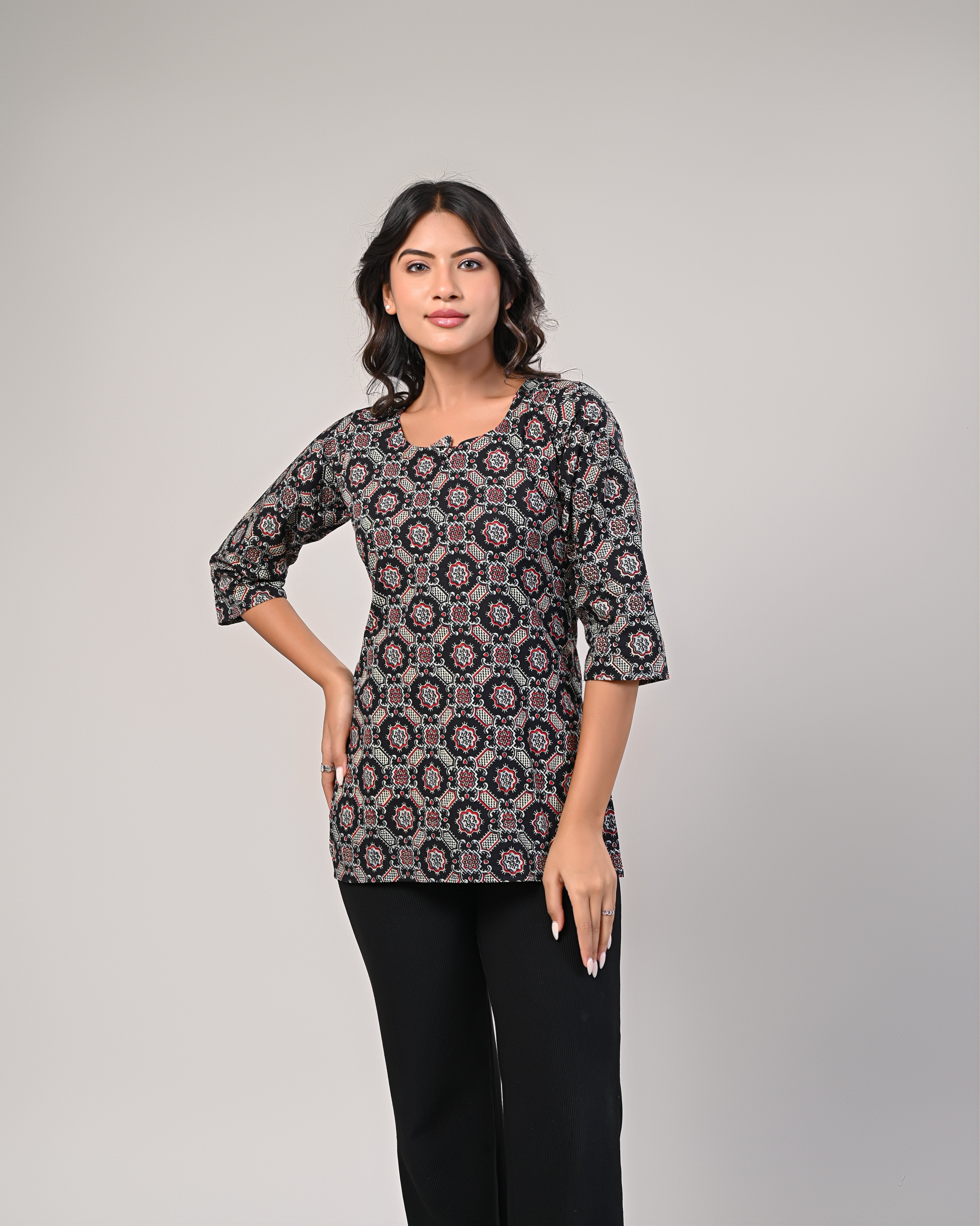 Women’s Black Printed Kurti