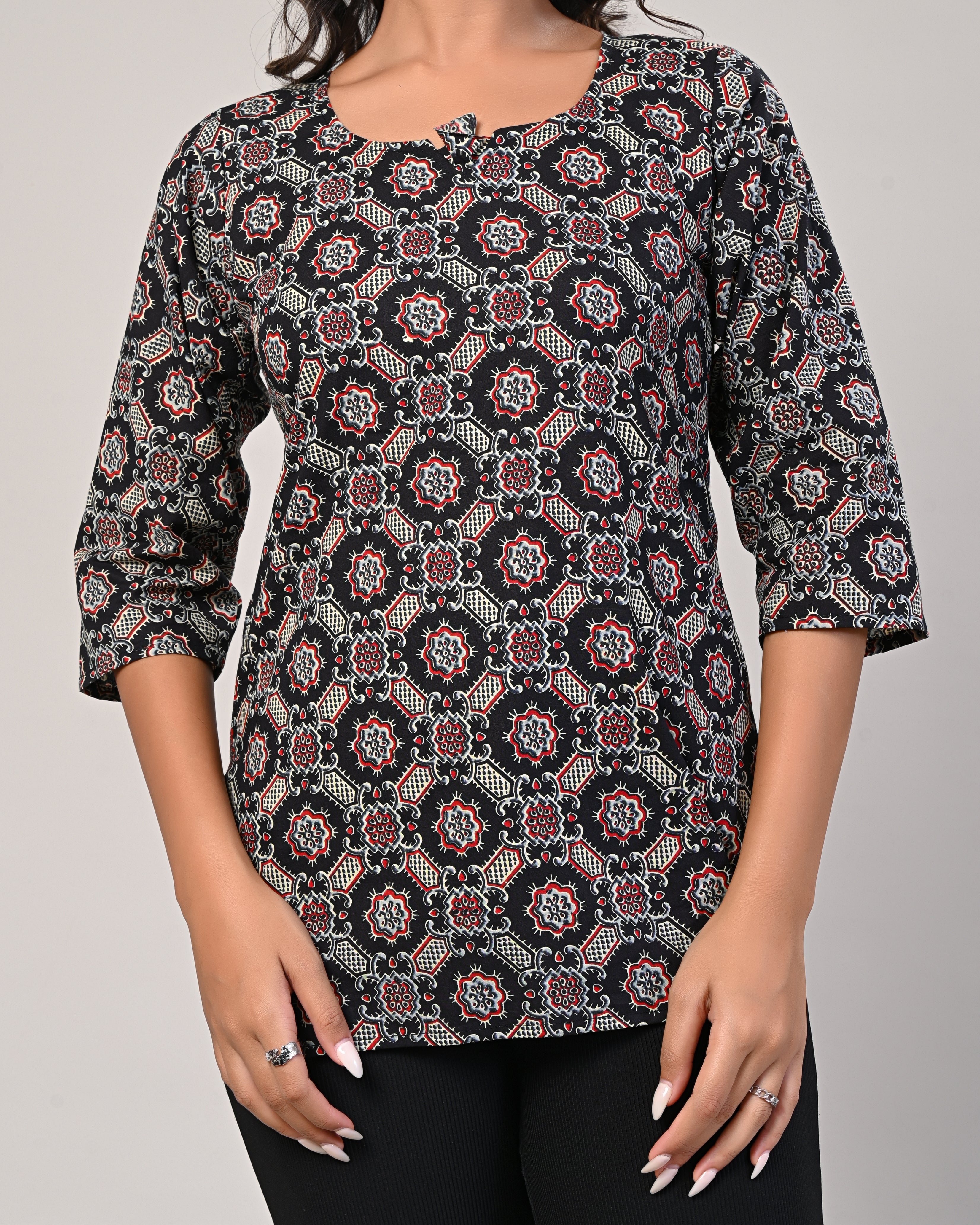 Women’s Black Printed Kurti