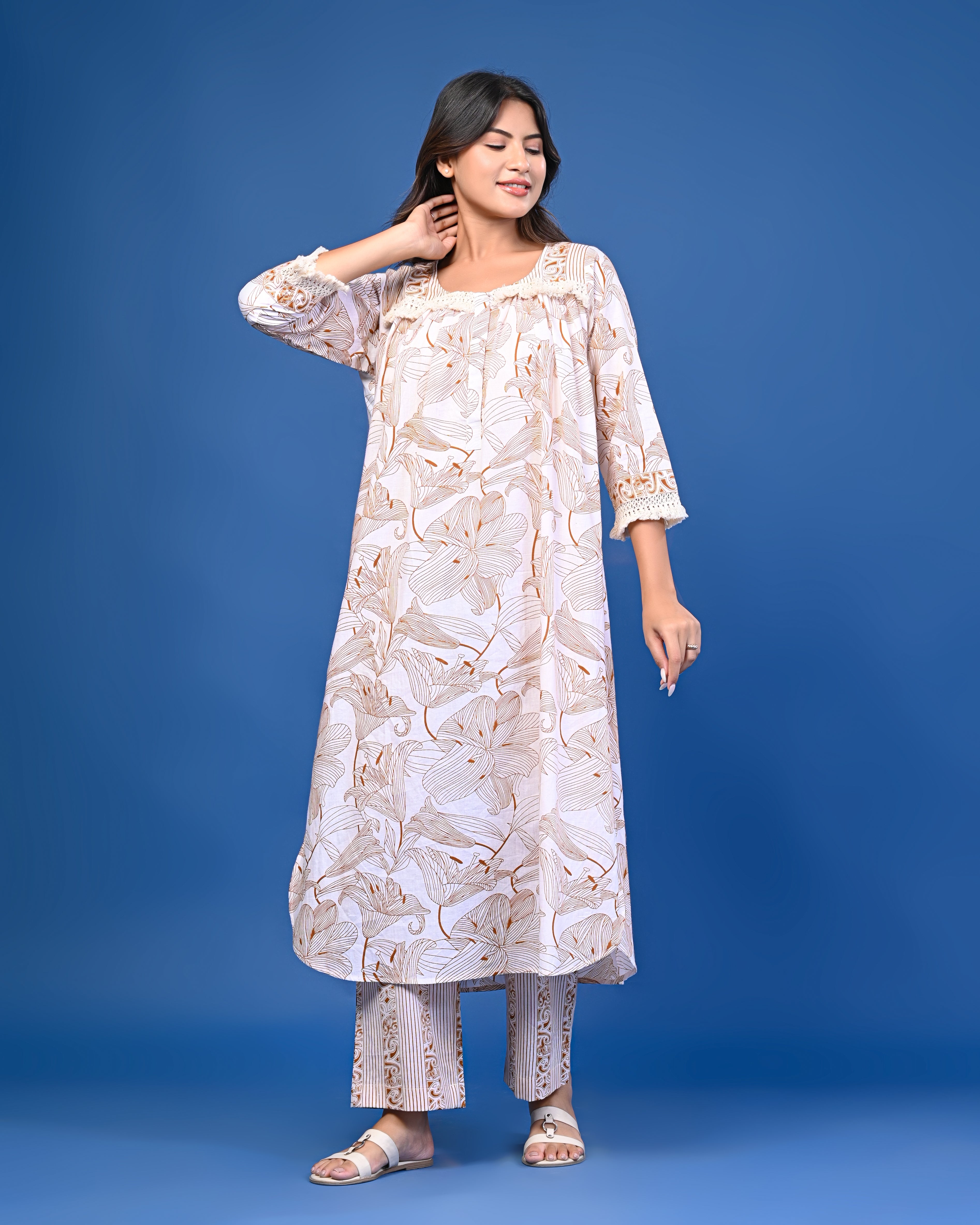 Women’s Printed Kurta with Matching Pants Set