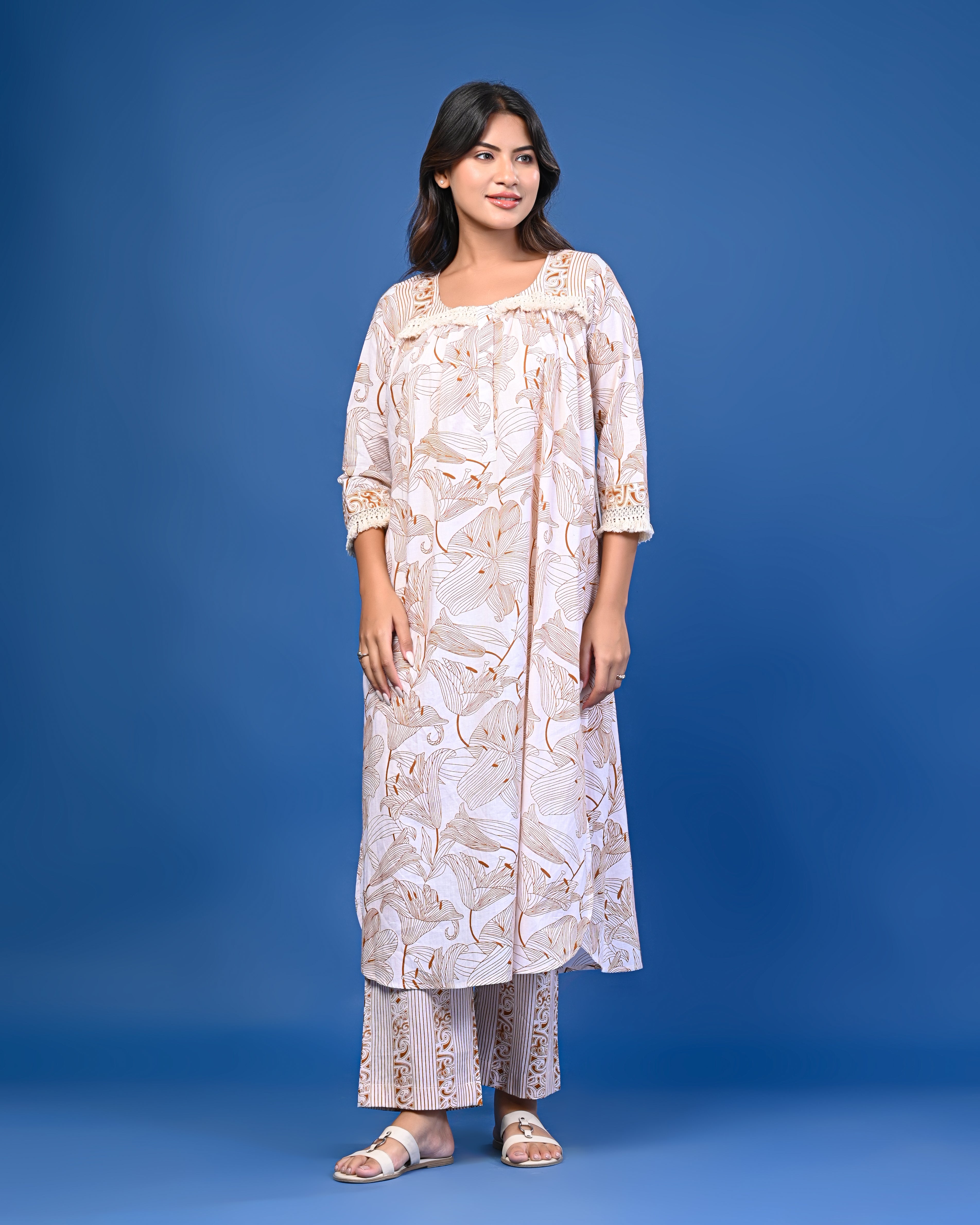 Women’s Printed Kurta with Matching Pants Set