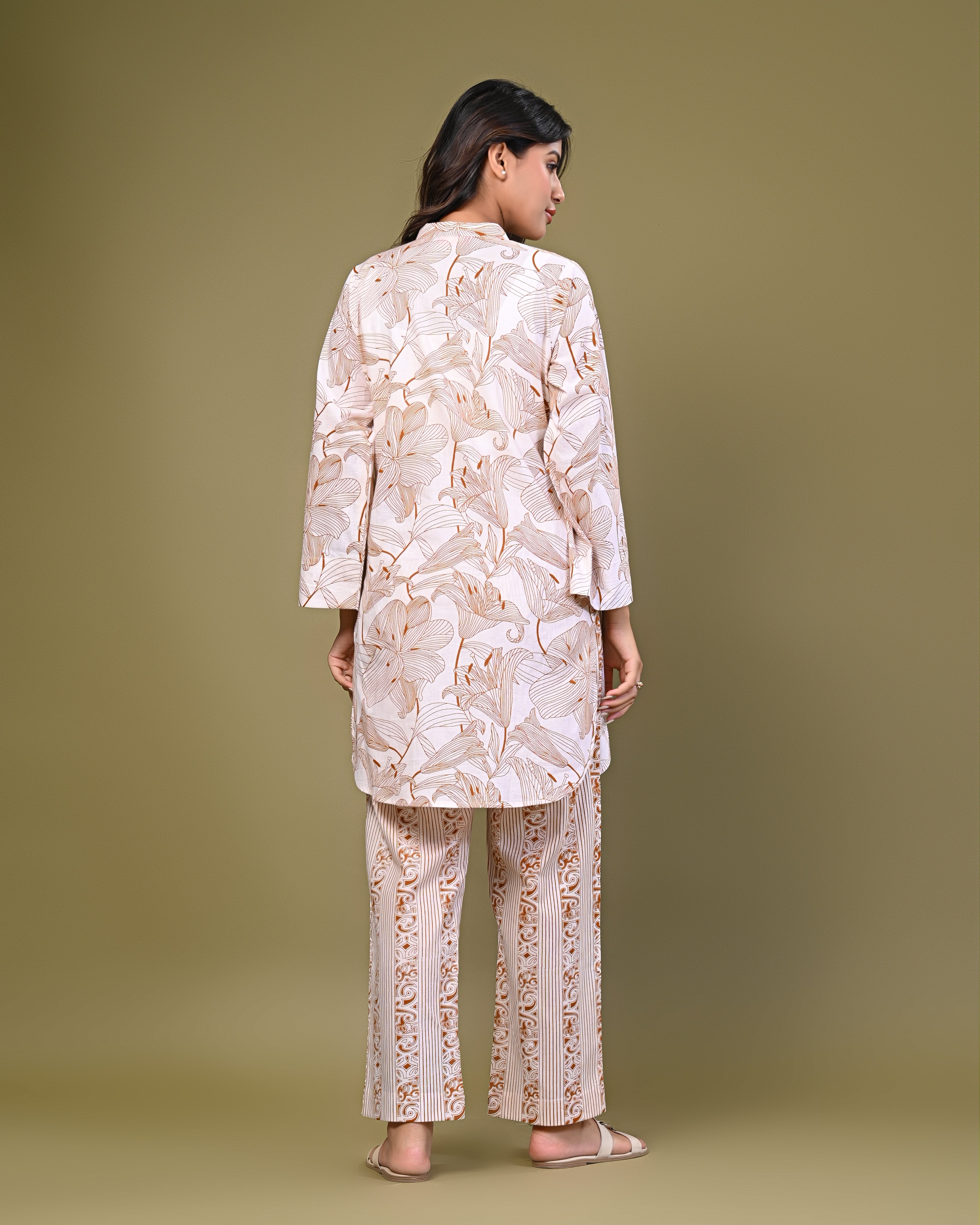 Women’s Beige Printed Kurta with Straight Pants