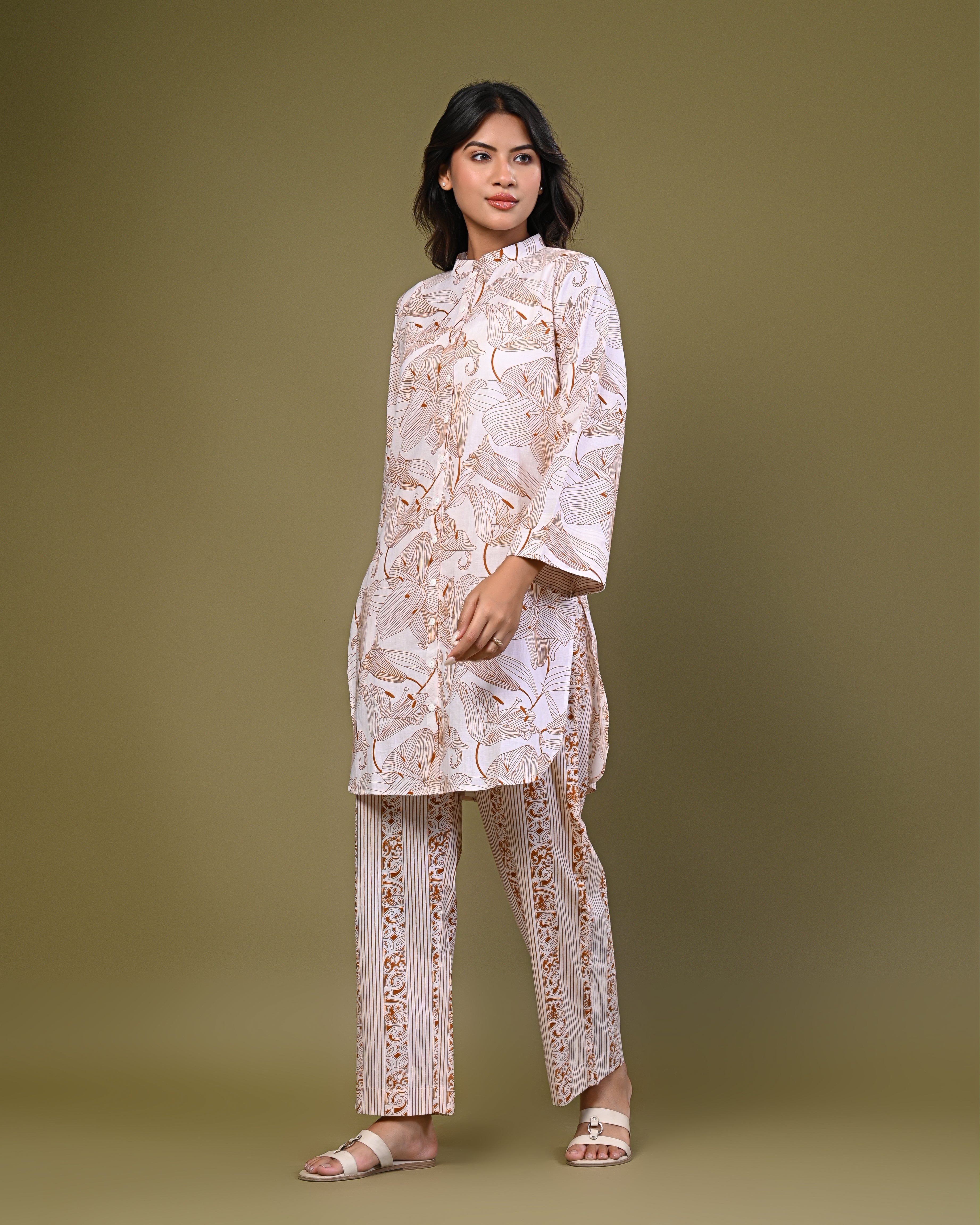 Women’s Beige Printed Kurta with Straight Pants
