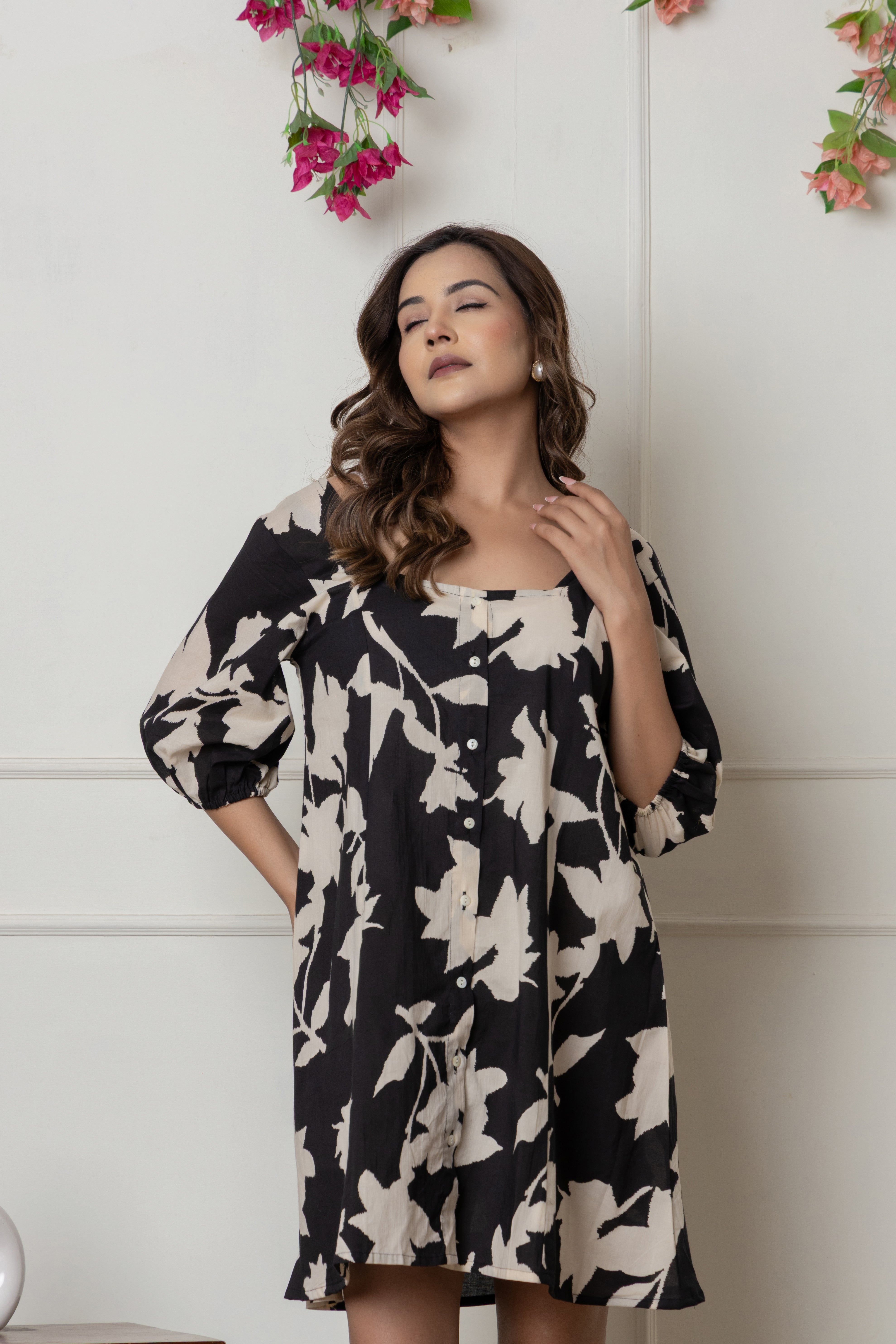 Black & Beige Oversized Floral Short Dress
