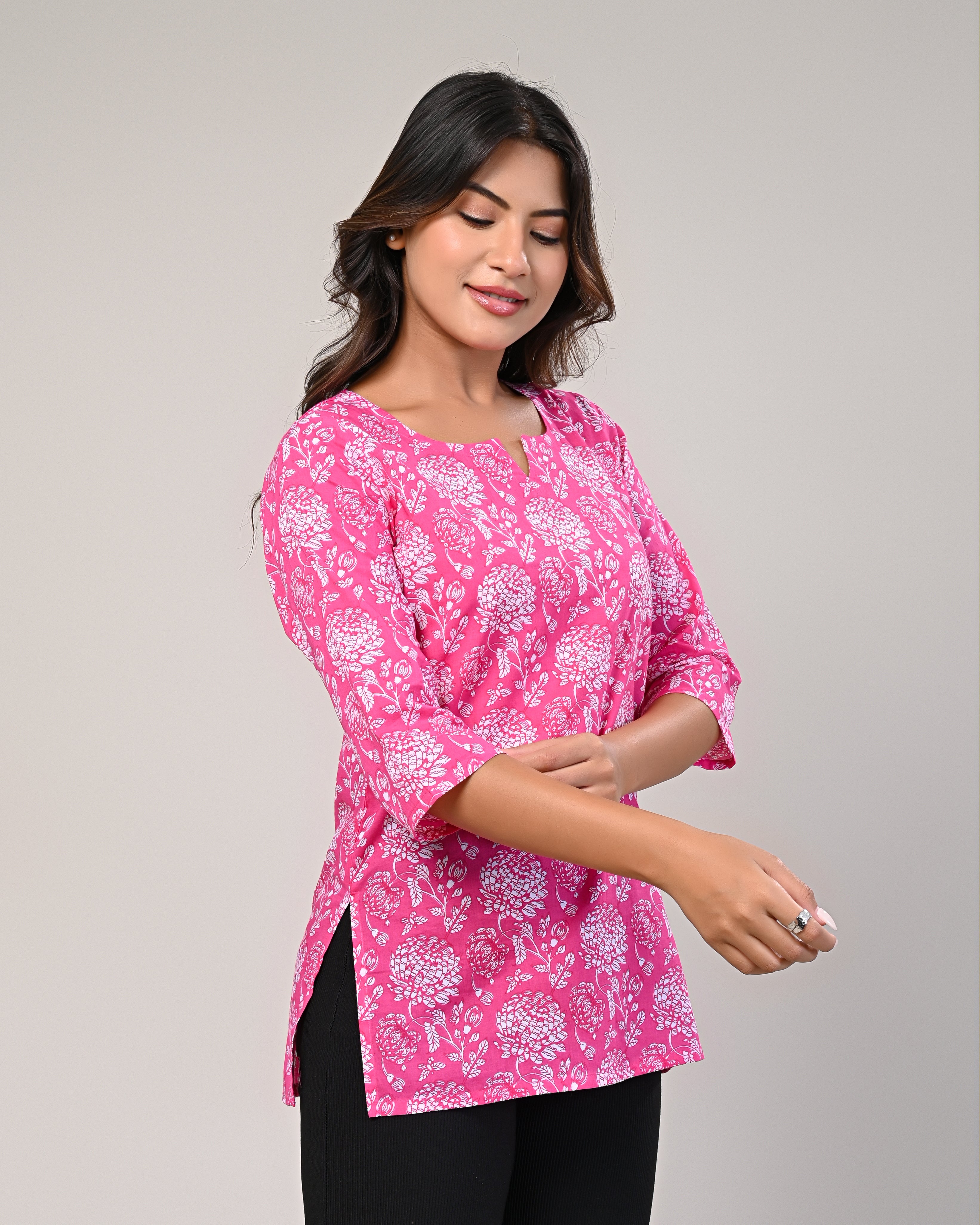 Women’s Pink Printed Kurti