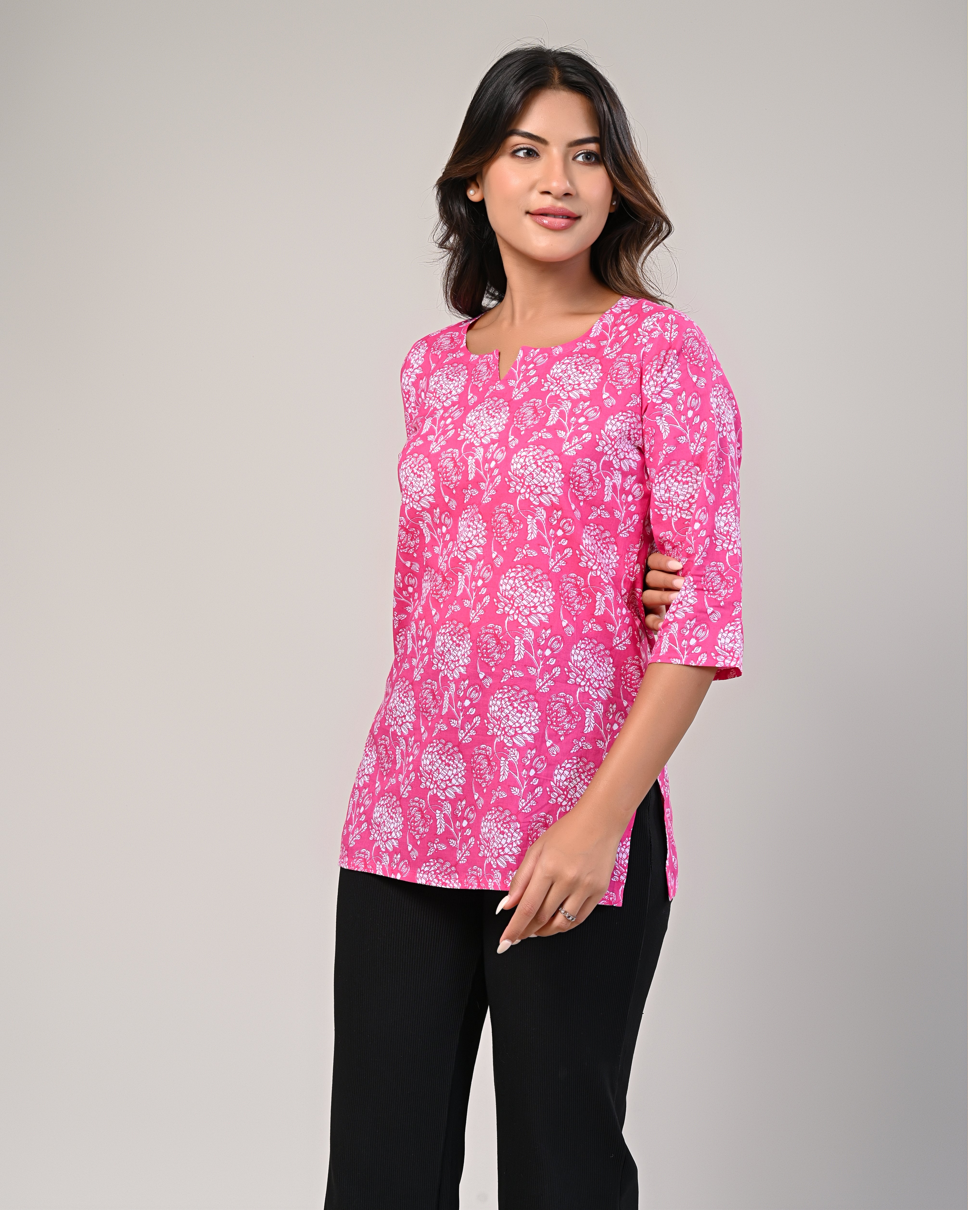 Women’s Pink Printed Kurti