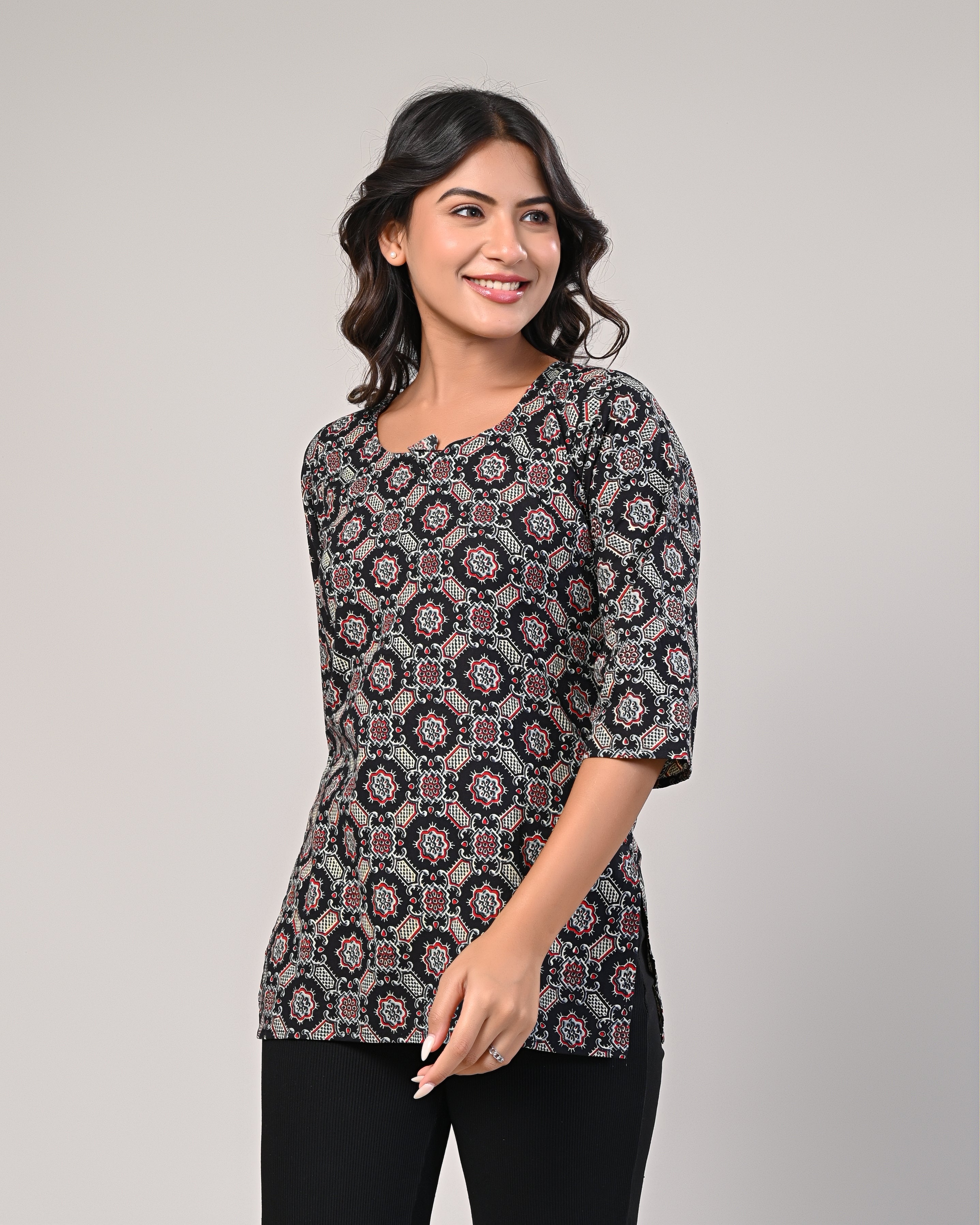 Women’s Black Printed Kurti