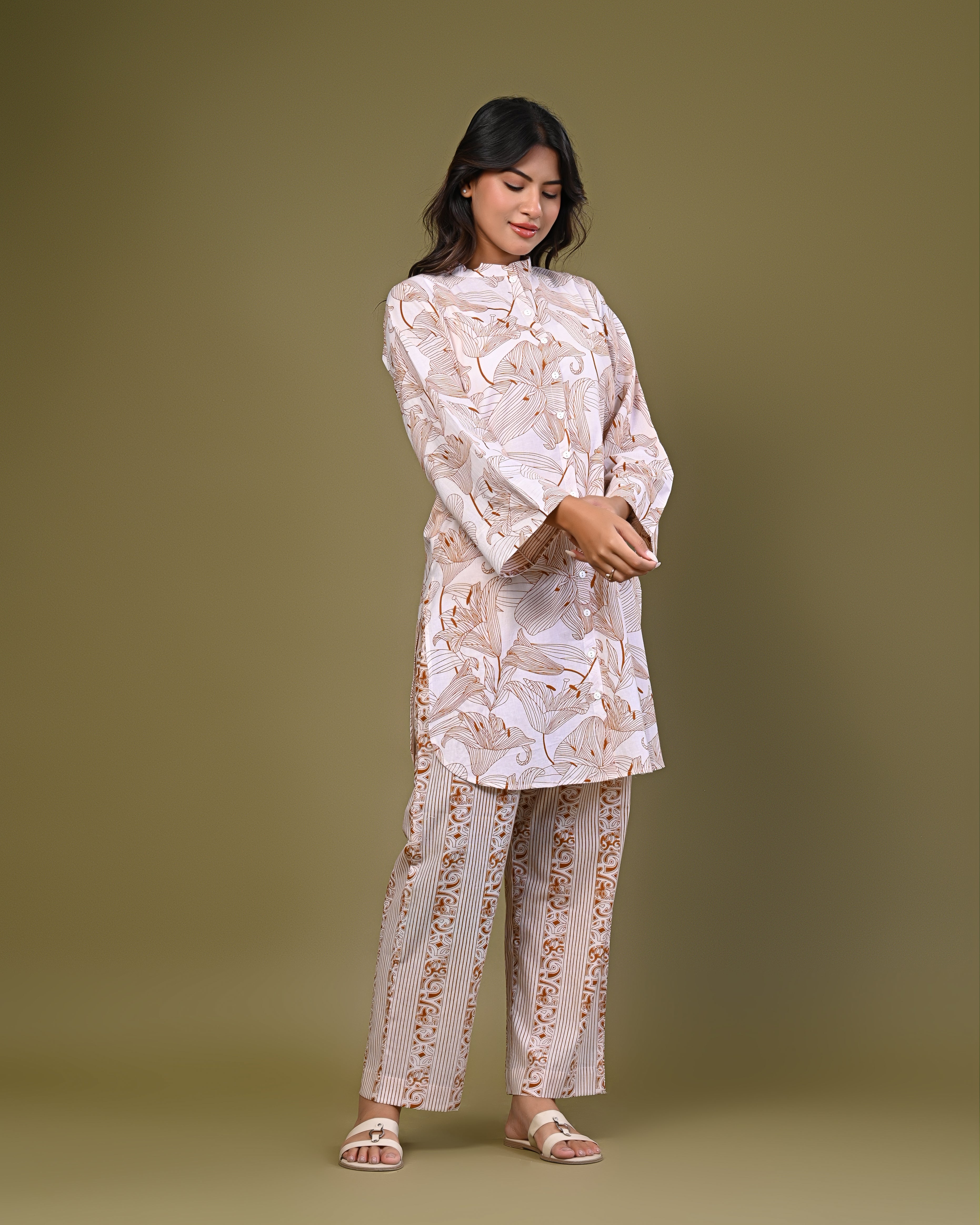 Women’s Beige Printed Kurta with Straight Pants